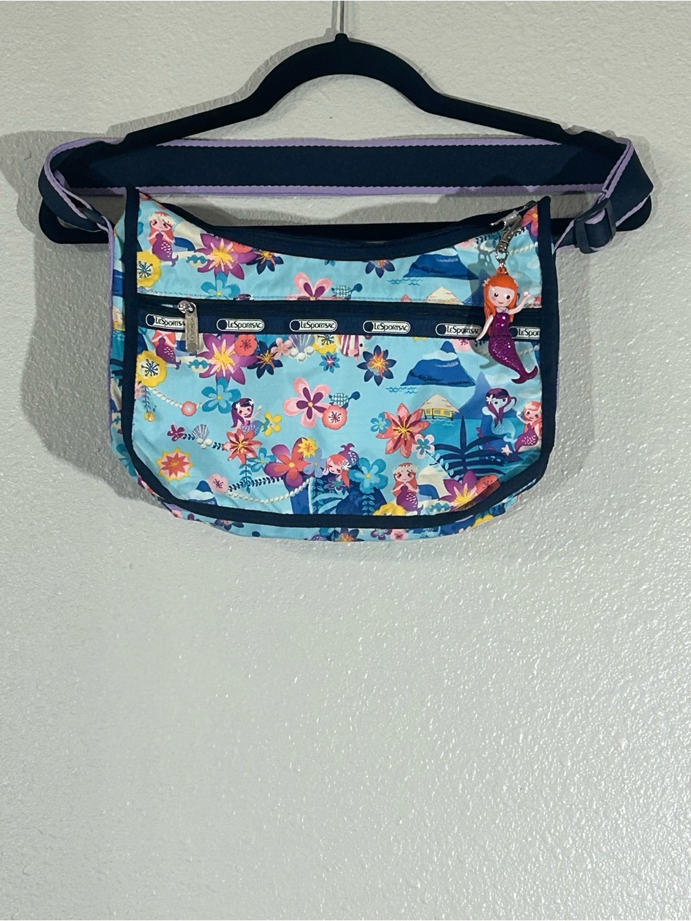 LIKE NEW 2012 RETIRED LeSportsac Disney It’s a Small World Tahitian Dreams